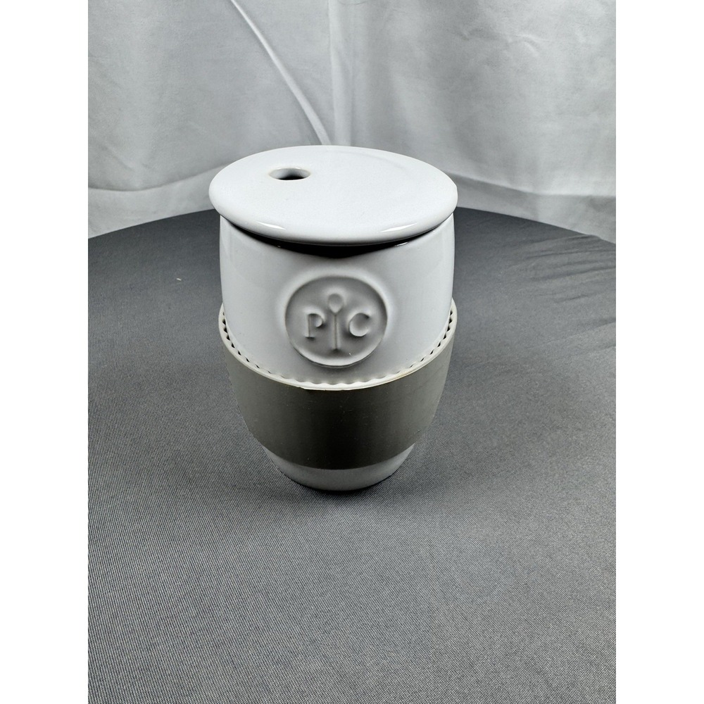 "Pampered Chef" Ceramic Egg Cooker & Silicone‎ Sleeve With Lid (5" x 4") {20B}